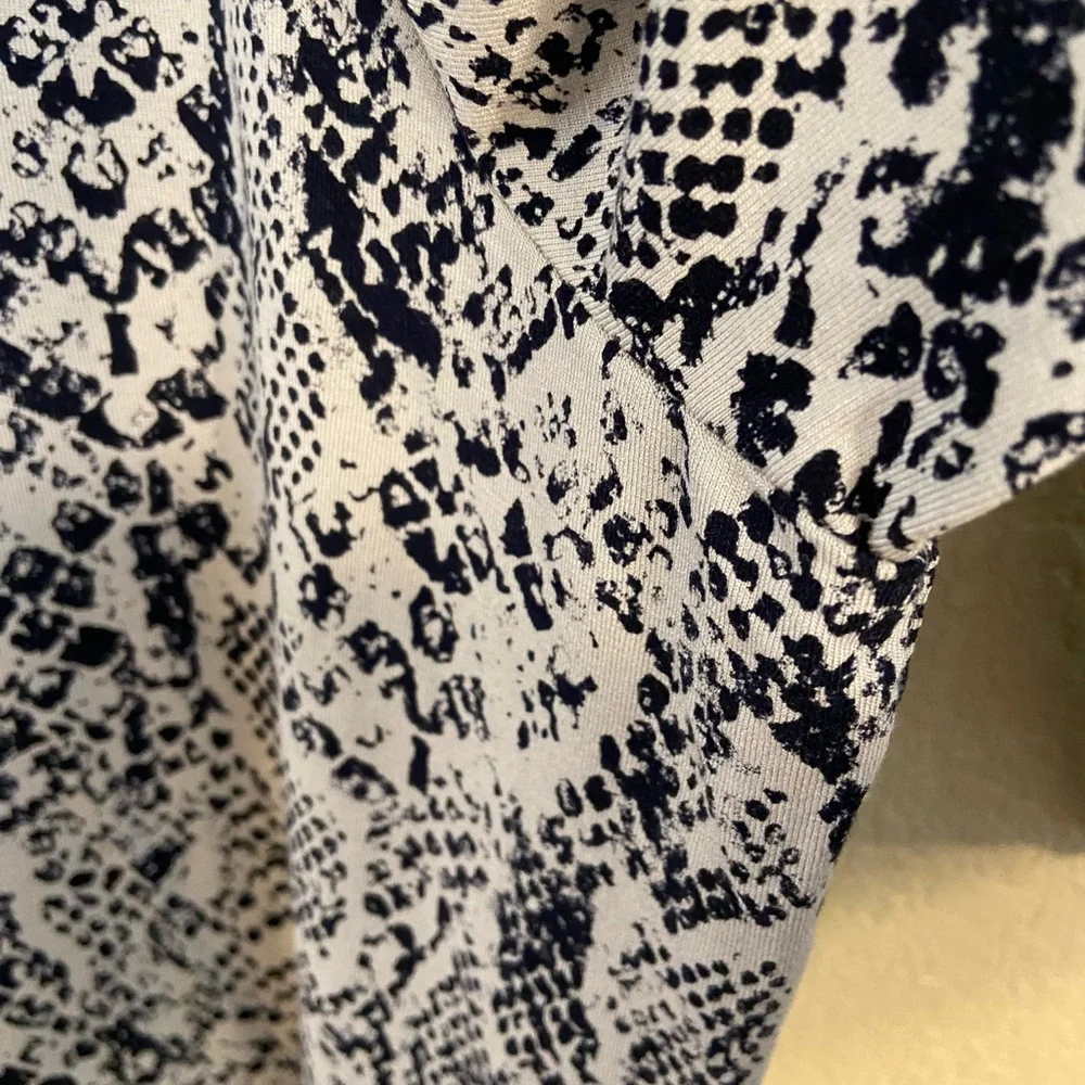 Chico's Black and White Snake Print Long Sleeve Top - Picture 4 of 10